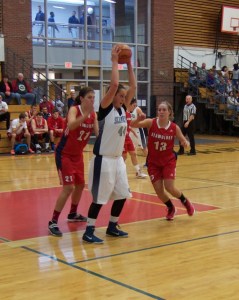 SMCC center Alicia Hoyt prepares to go to the basket against UNB- St.John’s on Sunday. Alicia lead the Seawolves with 14 points.