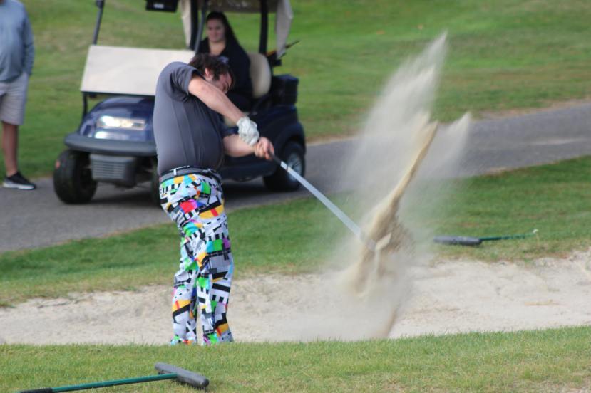 Golf Places Second at YSCC Championship